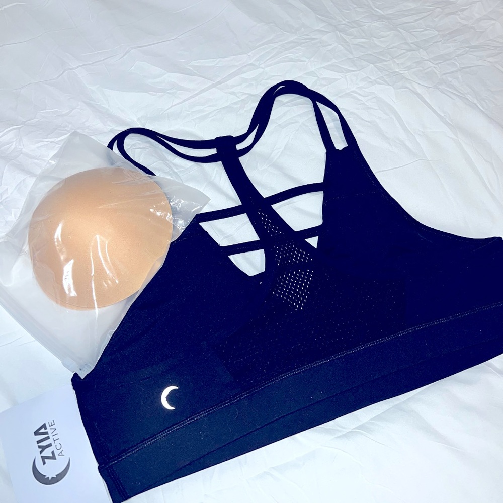 ZYIA Black Grind sports bra